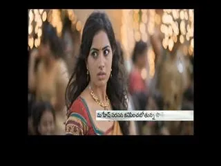 Angana Roy to debut in telugu with Mahesh Babu - Sakshi