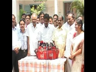 APNGO leader ashok babu speaks to media about employees - Sakshi