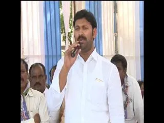 Kadapa MP YS Avinash Reddy extends support to Kamalapuram MLA Ravindranath Reddy's Fast - Sakshi