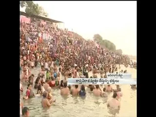 Maha Pushkaralu: Crowd Hits Basara - Sakshi