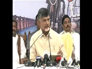 Chandrababu Naidu inaugurated free Pushkar Bus - Sakshi