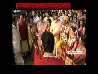 AP CM Chandrababu bless new couple - Sakshi