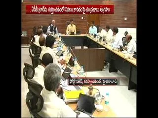 police-face-ire-of-chandra-babu-in-cabinet-meeting - Sakshi