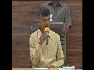 chandrababu-naidu-review-over-hudhud-cyclone - Sakshi