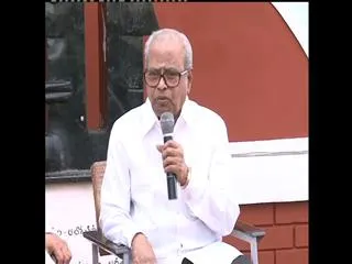 Tamil Director K Balachander Dies at 84 - Sakshi
