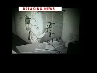 Man attempsts Banks robbery in Vanaparti - Sakshi