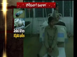 Police Constables Sleep on Patients Beds at Muradabad In Uttarapradesh - Sakshi