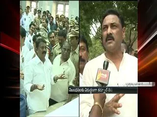 Bhuma Nagireddy fires on officers conducting chairman election - Sakshi