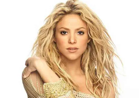 Cloumbian football star comes as a competetor for Shakira - Sakshi