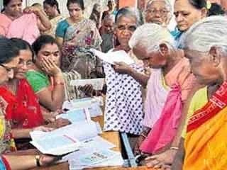 state government ready to cut 5 lakhs of pensions in state - Sakshi