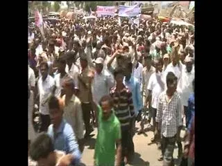 Farmers Not Ready To Give Lands For Airport - Sakshi