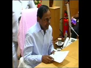 Finance Commission recommends 42% devolution of divisible funds to states - Sakshi