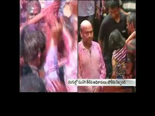 Police officers holi celebrations - Sakshi
