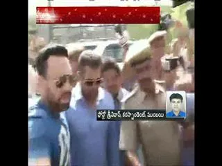 raj-thackeray-aamir-nitesh-rane-visit-salman-khan - Sakshi