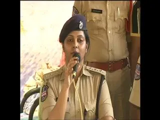 Chandanadeepti narrates Mominpet rape incident - Sakshi