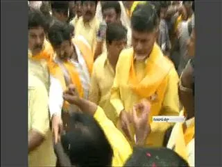 TDP leaders meet Governor ESL Narasimhan - Sakshi
