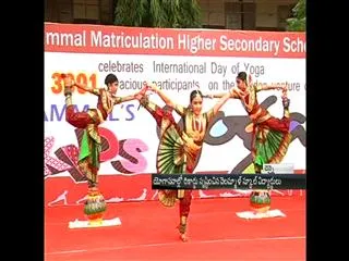 School students enter Limca Book of Record - Sakshi