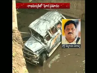 AP Home minister respond on Dawaleswaram incident - Sakshi