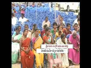 No Public for Chiranjeevi's Meeting in Srikakulam - Sakshi