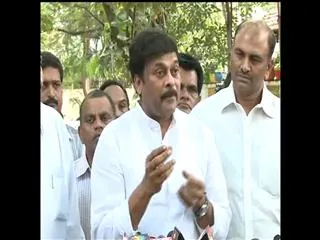 Chiranjeevi Pays Tribute to Director Bapu - Sakshi