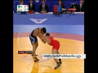 India rules wrestling mat in Commonwealth Games, bags three gold and one silver - Sakshi