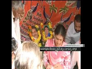 ys sharmila visits adepu balamma family in madanapuram village - Sakshi