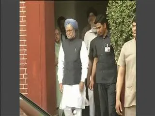 PM Manmohan Singh to campaign in Telangana - Sakshi