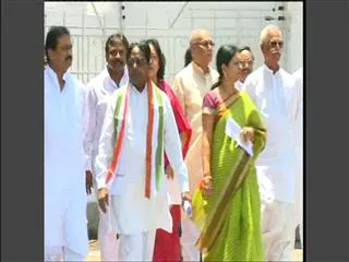 group politics in congress party - Sakshi