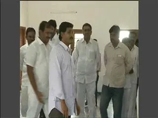 YS Jagan Mohan Reddy bats for Contract, Outsourcing employees - Sakshi