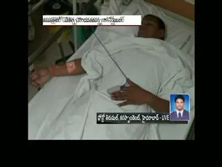 One held for attacking constable with sword - Sakshi