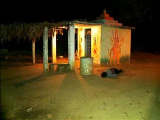 Fake currency gang attacked on Police by knifes in Hyderabad outskirts - Sakshi