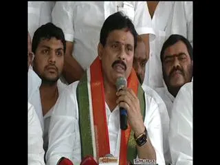 I don't want to leave Congress  : Danam Nagendar - Sakshi