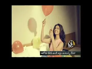 Deepika Padukone's obsession with candles - Sakshi