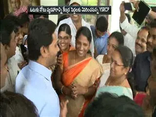 ys-jagan-mohan-reddy-moves-delhi - Sakshi
