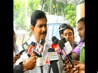 ap minister devineni meets governor - Sakshi
