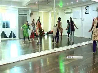 Special Story on Dhandiya dances - Sakshi