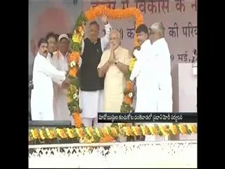PM Narendra Modi visits Dantewada - Sakshi