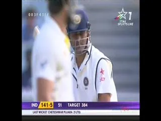 Mahendhra Singh Dhoni retires from test cricket - Sakshi