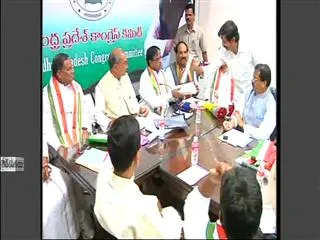 will loss with trs party merging says telangana congress leaders - Sakshi