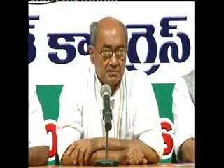 digvijay-singh-demands-cbi-enquiry-on-vote-for-note-scandal - Sakshi