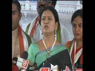 dk-aruna-slams-trs-government - Sakshi
