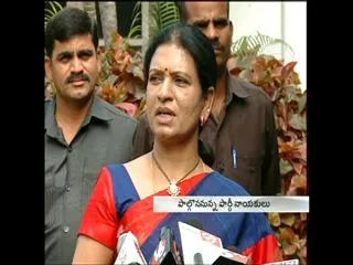 D K Aruna slams KCR government - Sakshi