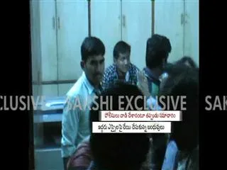 Drinkers divert to police at quthbullapur in hyderabad - Sakshi