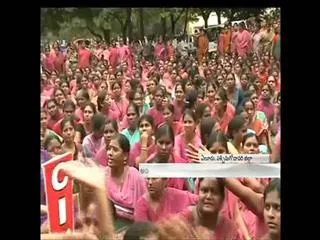 IKP women siege collectorate - Sakshi