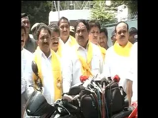 AP TDP MLAs meet Governor at Raj Bhavan - Sakshi