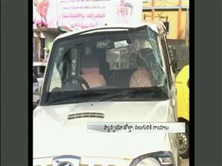 4 injured as scorpio collide on Outer Ring road - Sakshi