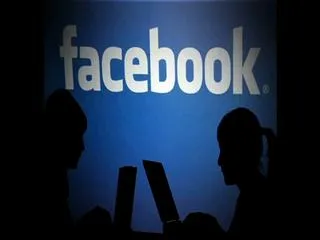 Maharashtra govt to act against objectionable Facebook posts - Sakshi
