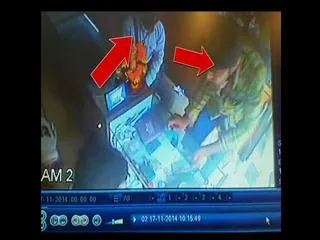 CCTV footage: Gold biscuit robbery by Man - Sakshi