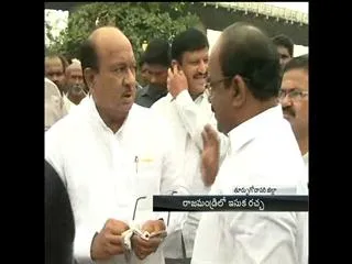 war-between-gorantla-buchaiah-chowdary-and-akula-satyanarayana - Sakshi