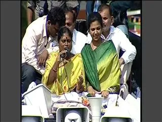 ys vijayamma reaches guduru - Sakshi